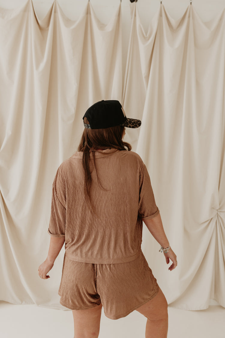 Flowy SS Top MOCHA MOUSSE