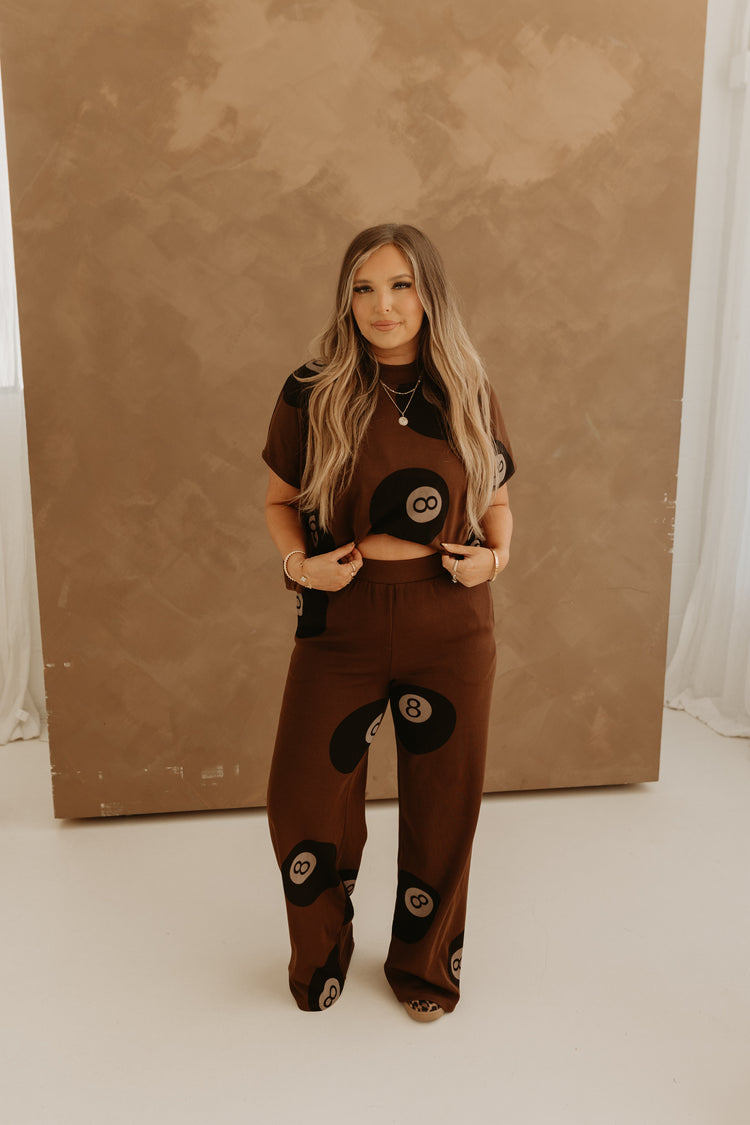 BROWN 8 Ball Set
