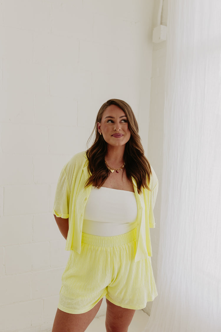 Flowy Sheer SS Top BANANA