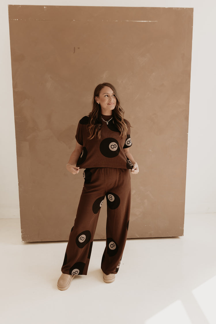 BROWN 8 Ball Set