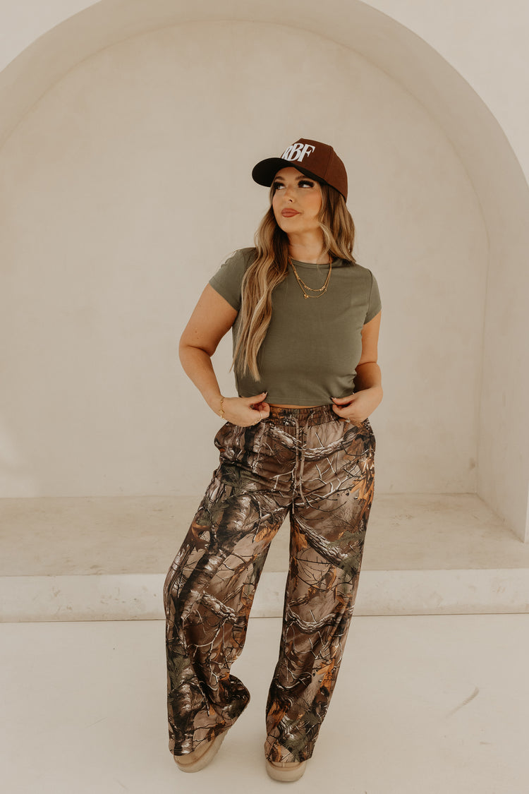 CAMO WIDE LEG PANTS (DEEP)