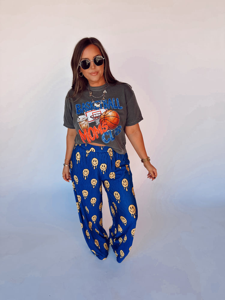 BASKETBALL MOMS CLUB TEE (CROPPED TEE)