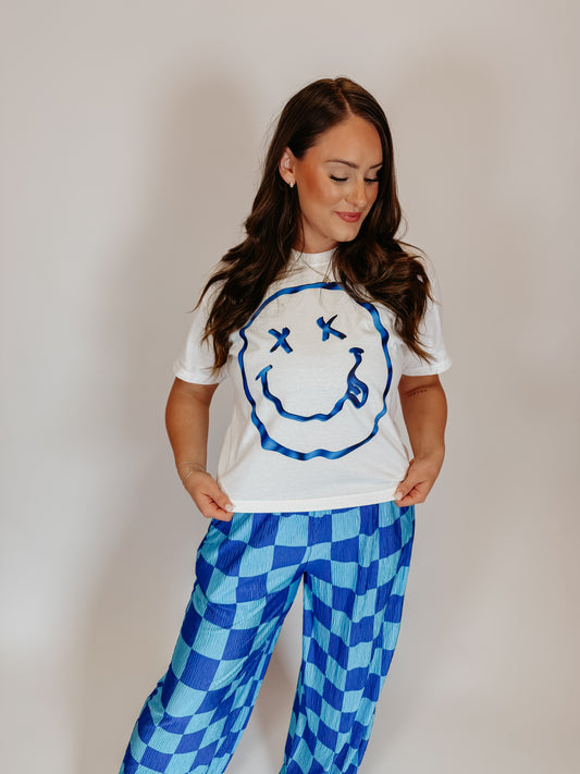 BLUE SMILEY TEE WHITE (cropped or full length)