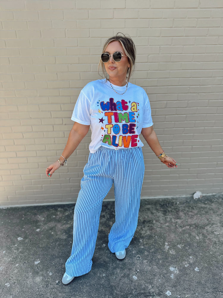 WHAT A TIME TO BE ALIVE (Cropped tee)