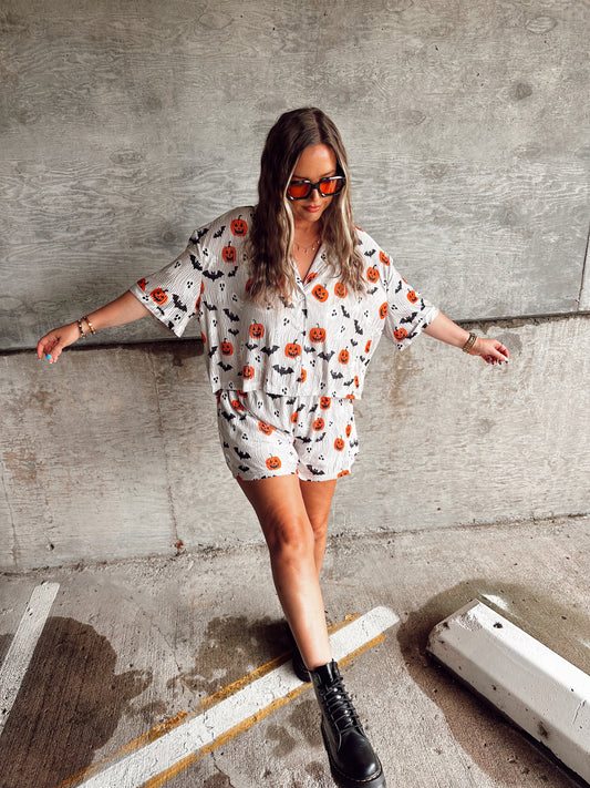 Halloween Vibes Flowy TOP