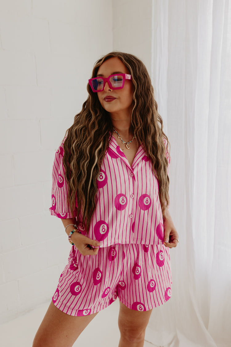 8ball/Stripe Flowy SS Top