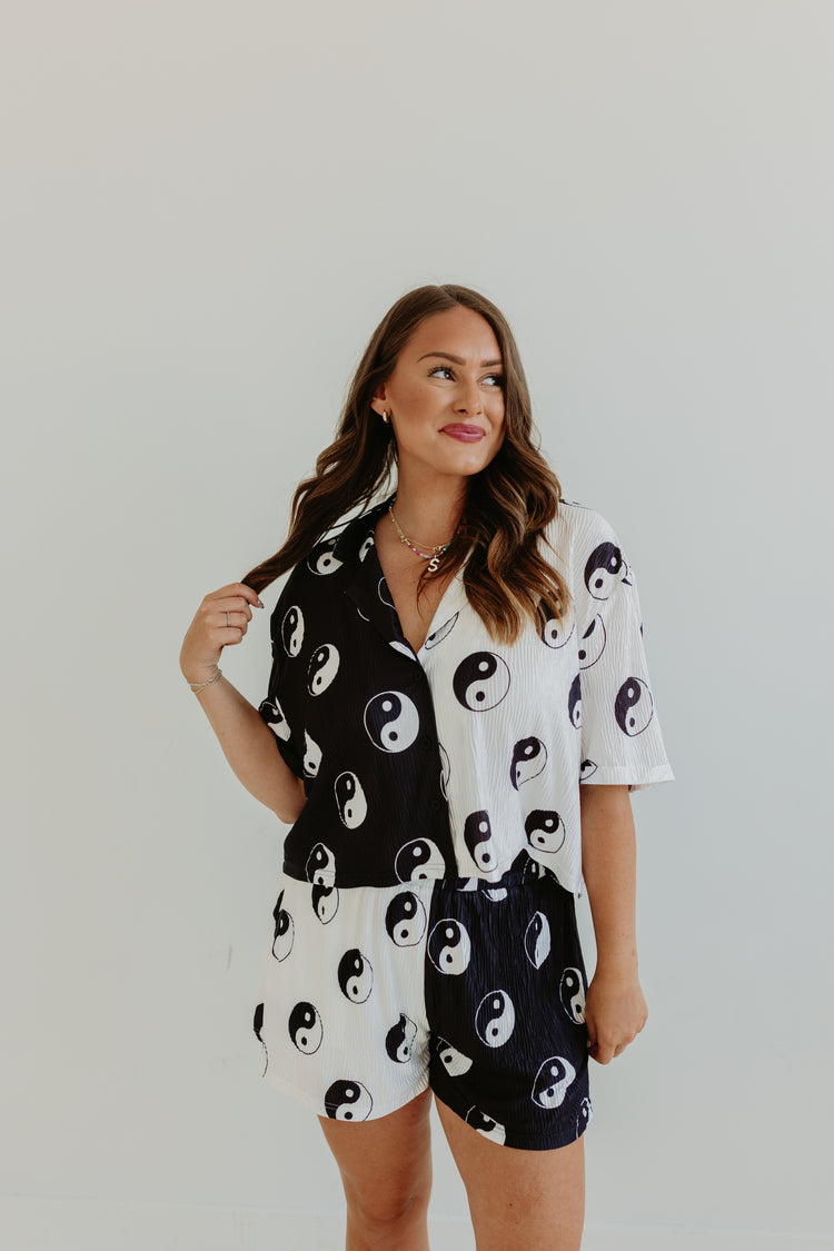 Ying & Yang B&W Flowy TOP