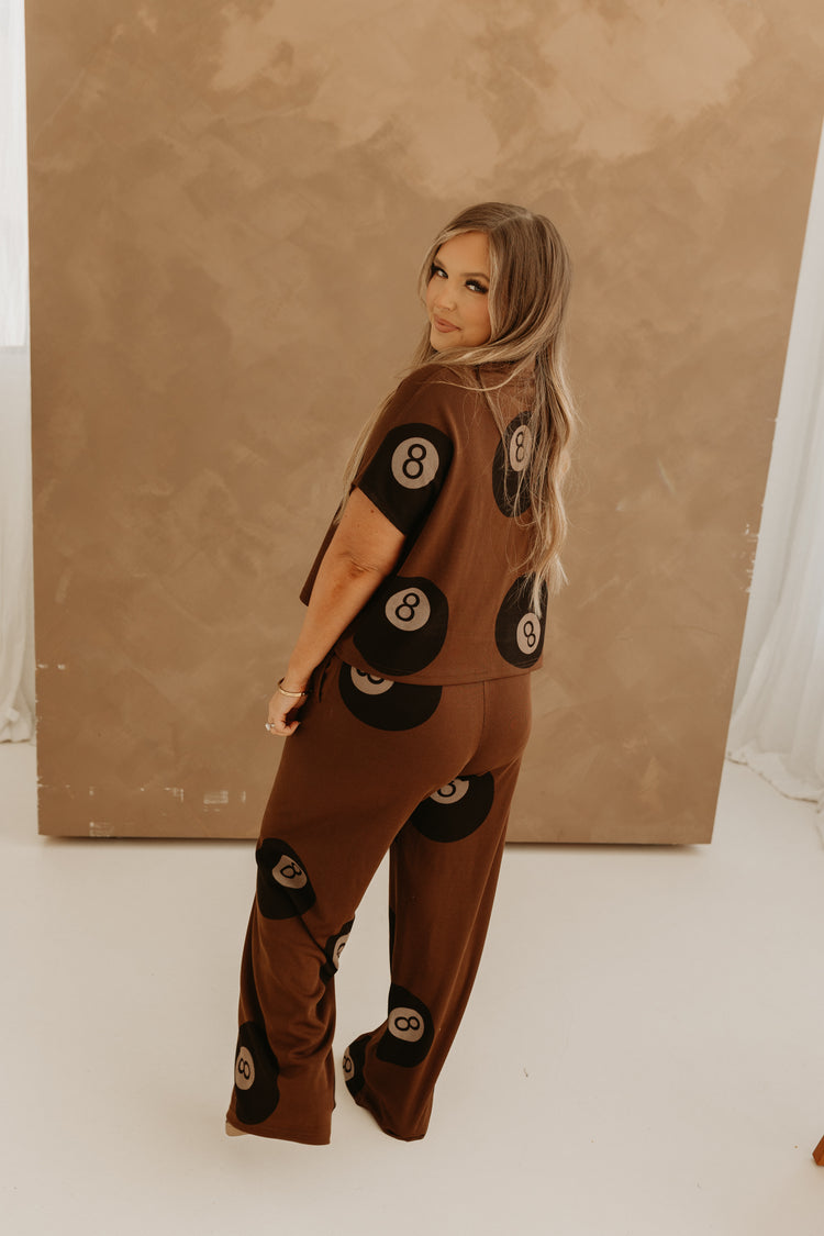 BROWN 8 Ball Set