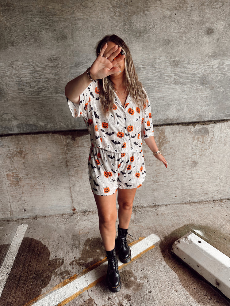 Halloween Vibes Flowy TOP