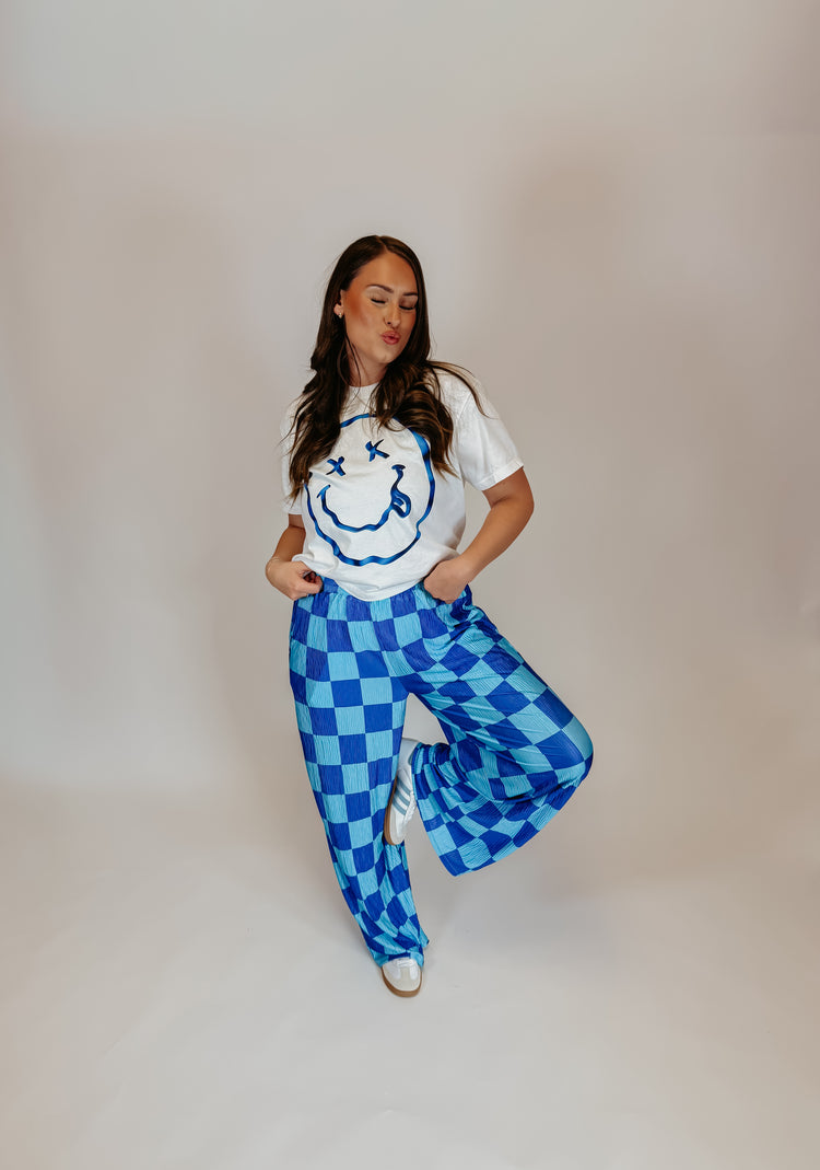 BLUE SMILEY TEE WHITE (cropped or full length)
