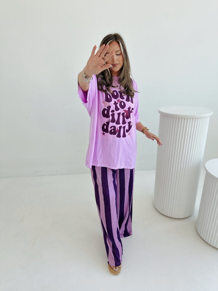 Dilly Dally Graphic T-shirt NEON VIOLET (full length)