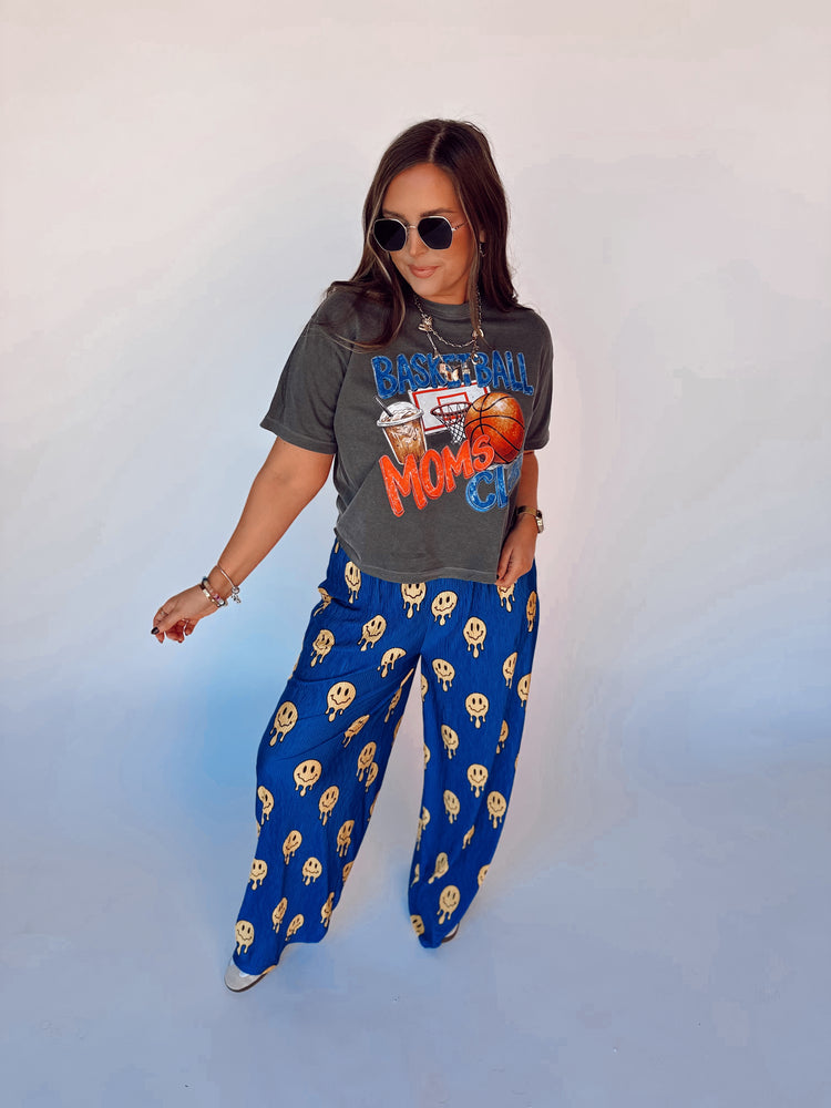 BASKETBALL MOMS CLUB TEE (CROPPED TEE)