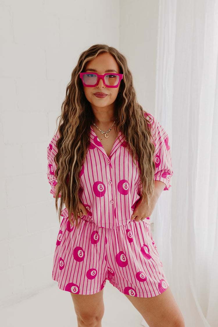 8ball/Stripe Flowy SS Top