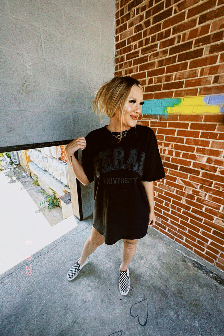 FERAL UNIVERSITY T (black)