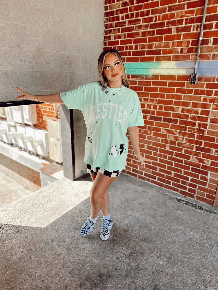 BESTIE STICKER TEE (ADULT)